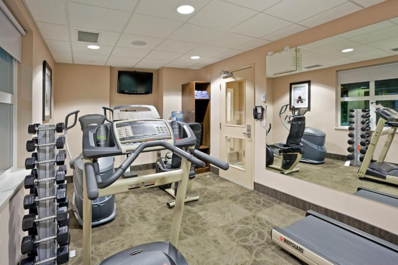 Holiday Inn Hotel & Suites Surrey East - Cloverdale By Ihg Eksteriør bilde