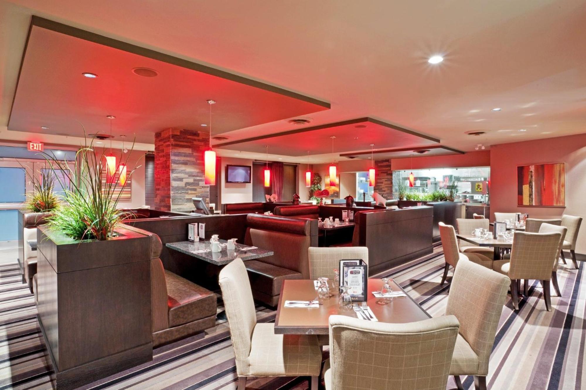 Holiday Inn Hotel & Suites Surrey East - Cloverdale By Ihg Eksteriør bilde