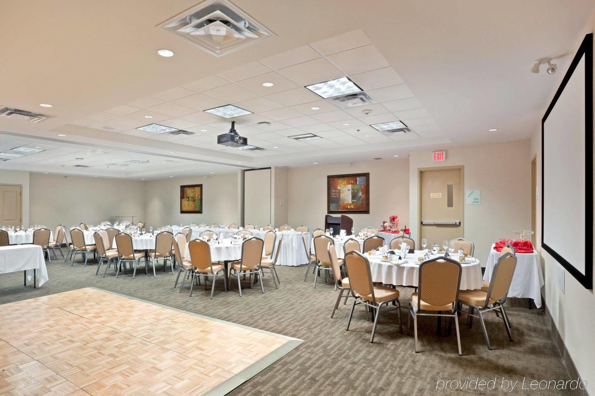 Holiday Inn Hotel & Suites Surrey East - Cloverdale By Ihg Eksteriør bilde