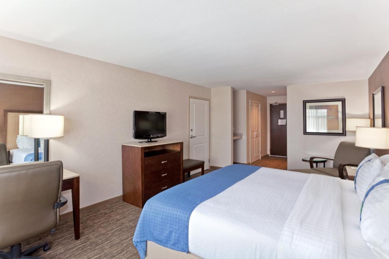 Holiday Inn Hotel & Suites Surrey East - Cloverdale By Ihg Eksteriør bilde