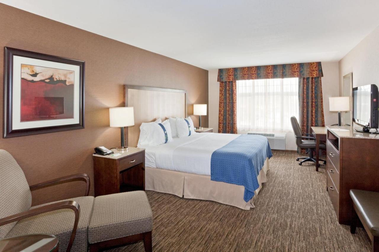 Holiday Inn Hotel & Suites Surrey East - Cloverdale By Ihg Eksteriør bilde
