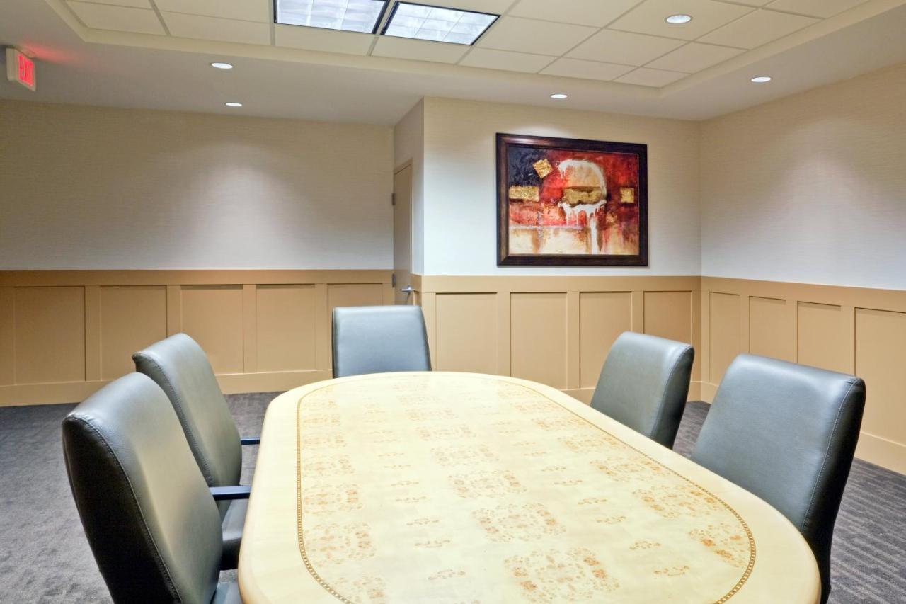 Holiday Inn Hotel & Suites Surrey East - Cloverdale By Ihg Eksteriør bilde
